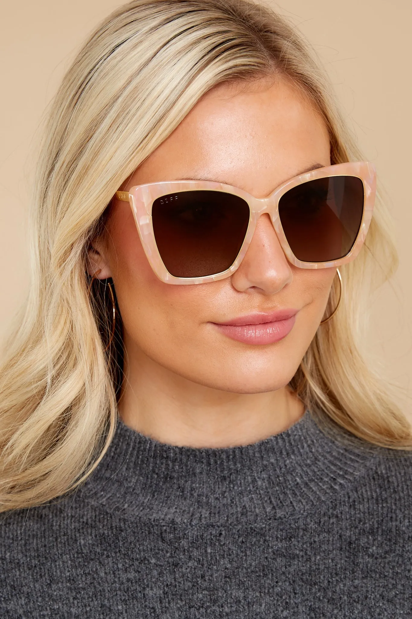 Becky IV Citrine Pearl Brown Gradient Polarized Sunglasses