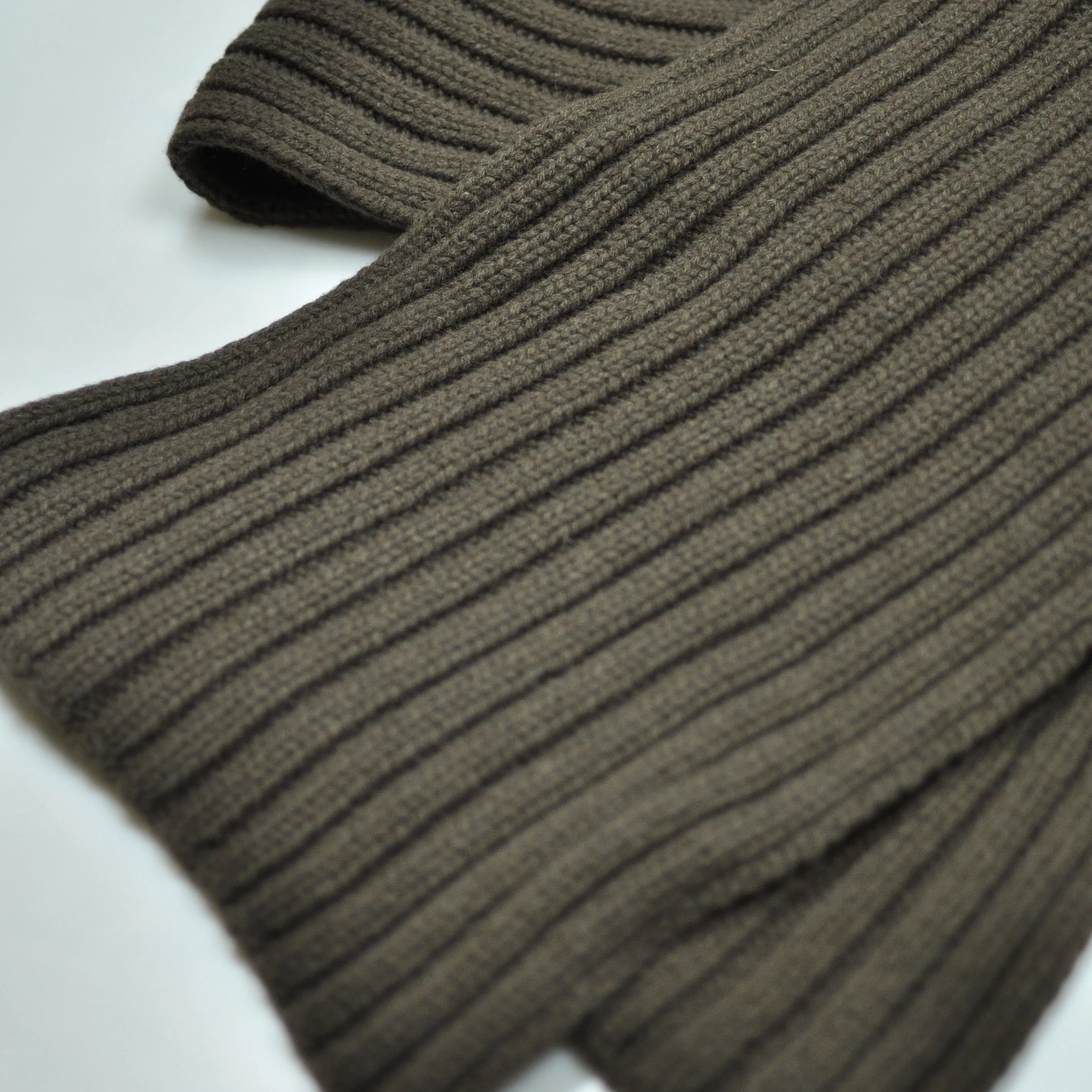 Chunky Merino Rib Scarf in Brown