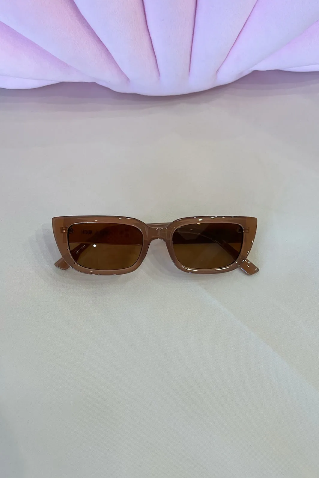 Drew Polarized Sunglasses in Taupe