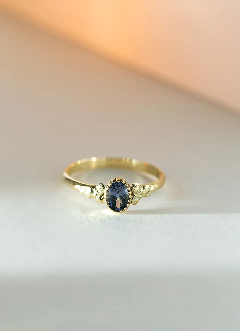 Elay tanzanite 14k gold ring